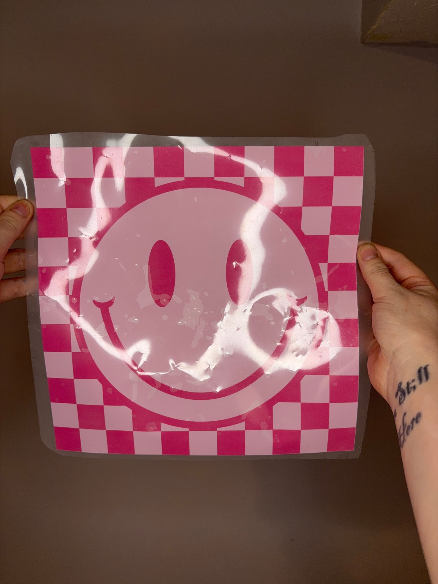 Smiley W/Checkered back- pink